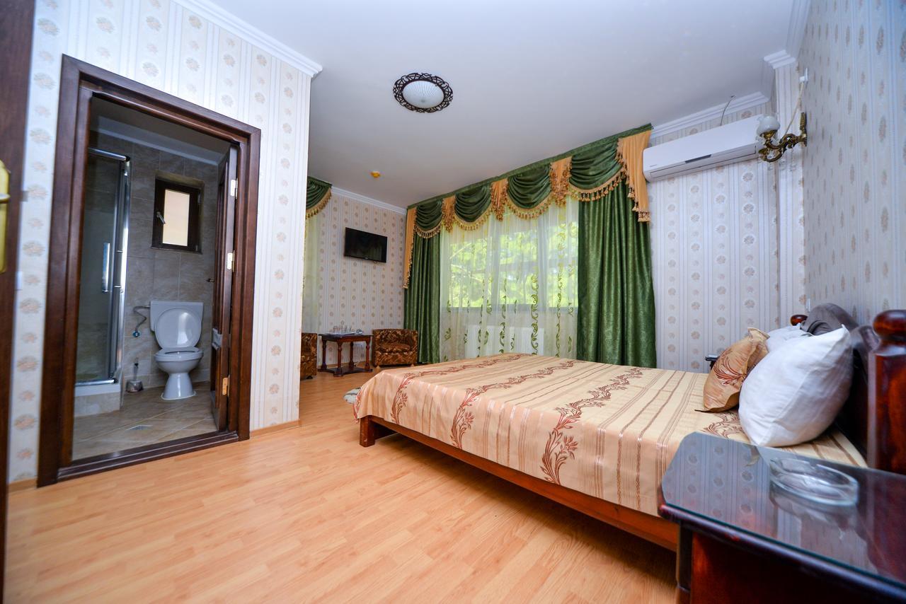 Edy's Royal 3*