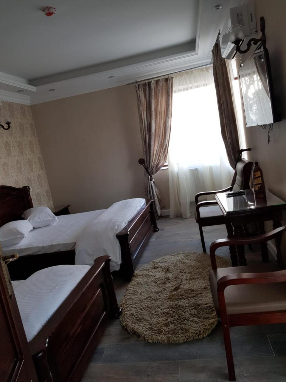 Edy's Royal Guest house 3*