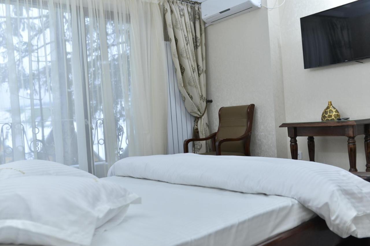 Edy's Royal Guest house 3*