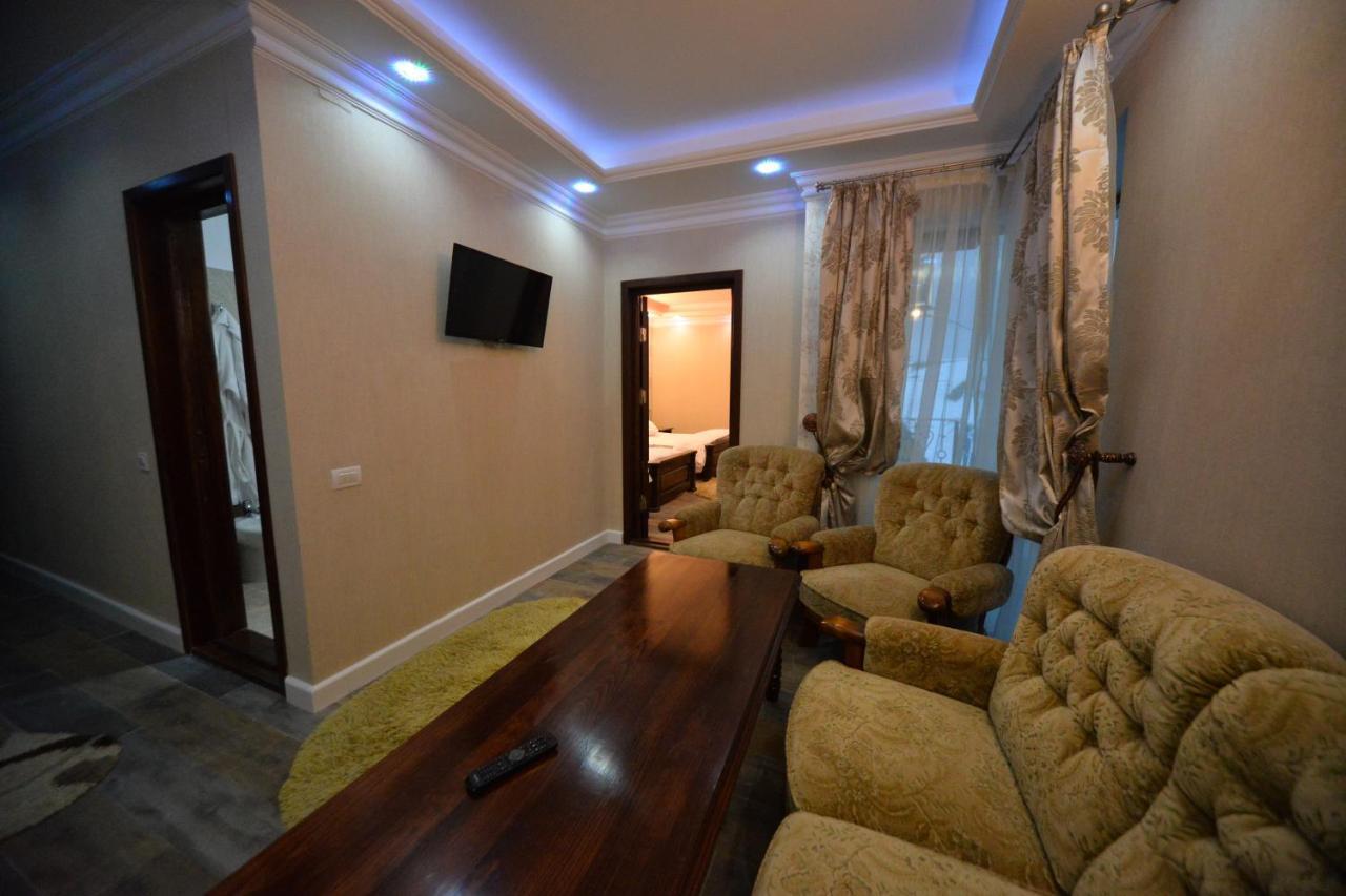 Guest house Edy's Royal 3*