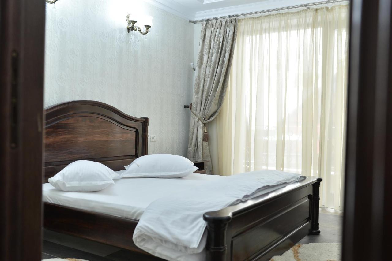 Edy's Royal Guest house 3*